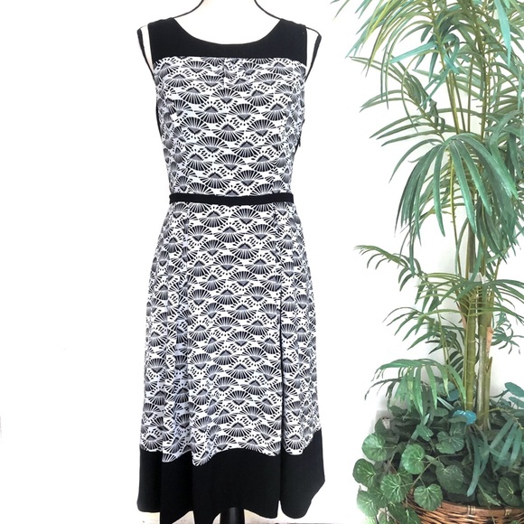 eshakti Dresses & Skirts - Eshakti Sleeveless Black White Print Dress